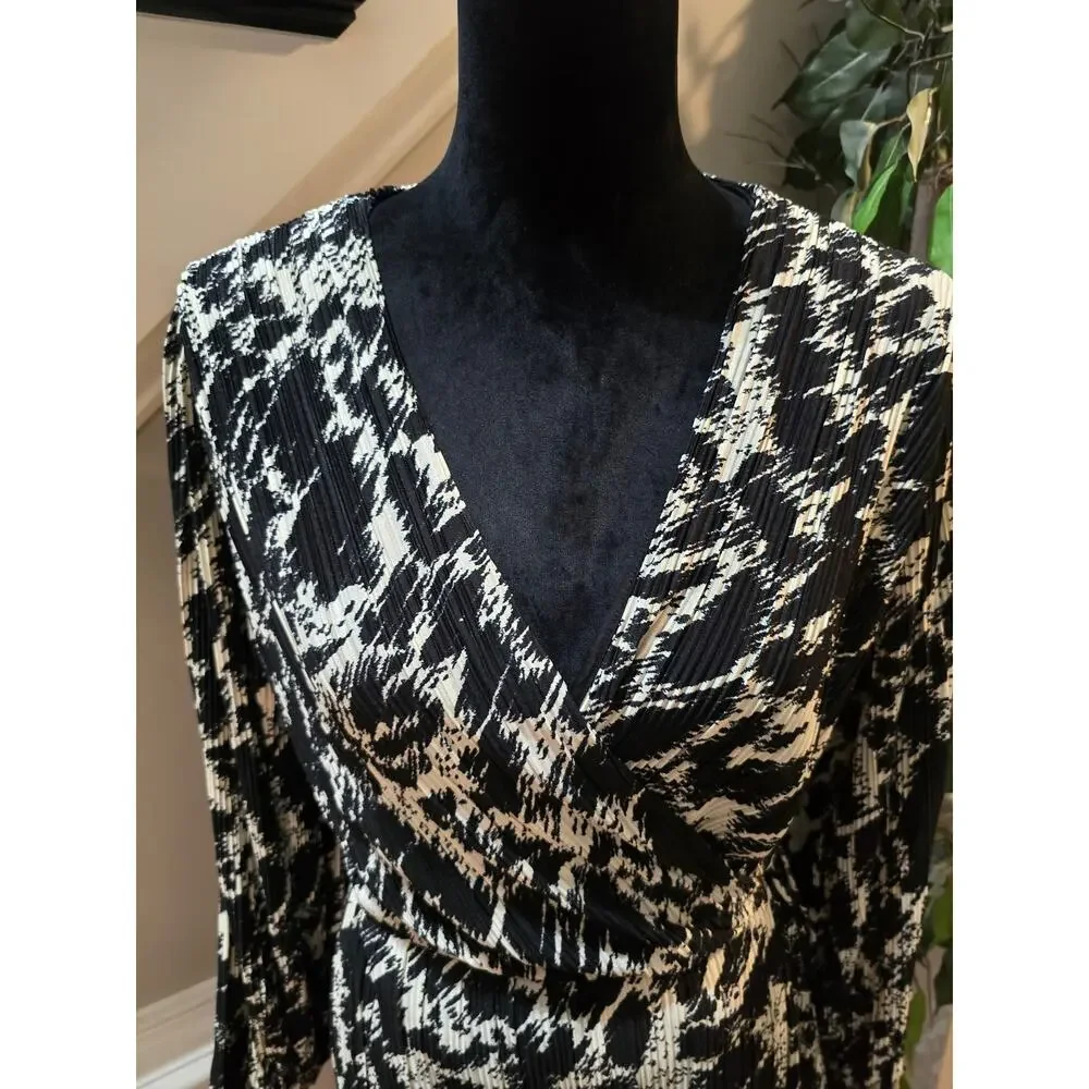 H&M Wrap Dress Women's Size Large Black White V Neck Abstract Print Long Sleeve - Picture 3 of 12
